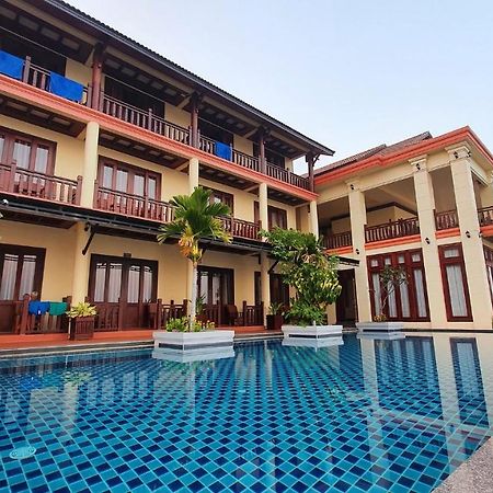 Pon Arena Hotel Muang Không Extérieur photo