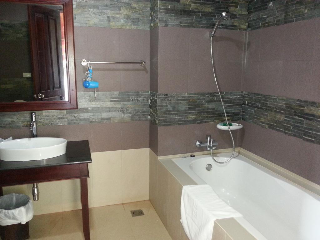 Pon Arena Hotel Muang Không Extérieur photo