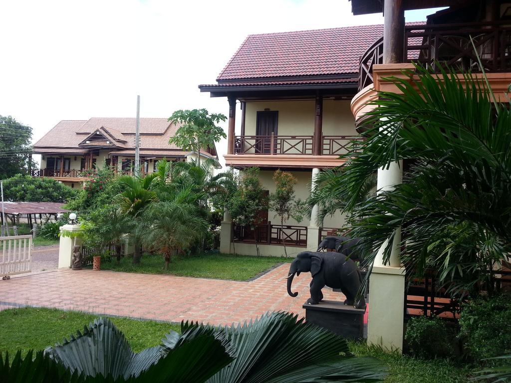 Pon Arena Hotel Muang Không Extérieur photo