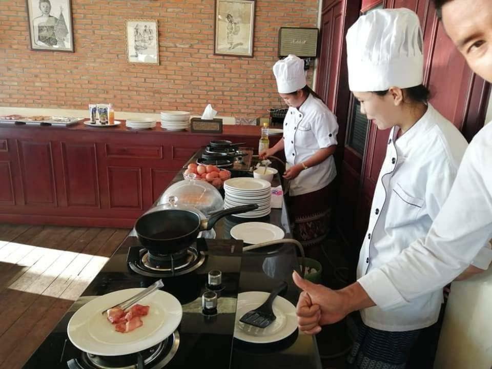 Pon Arena Hotel Muang Không Extérieur photo